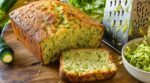 Si votre cake aux courgettes reste toujours mou au centre, c’est sans doute à cause de ce côté de la râpe