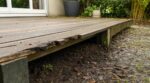 Terrasse en bois ou composite : cette erreur de pose sur la terre que tout le monde fait ruine 9 000 € en deux ans