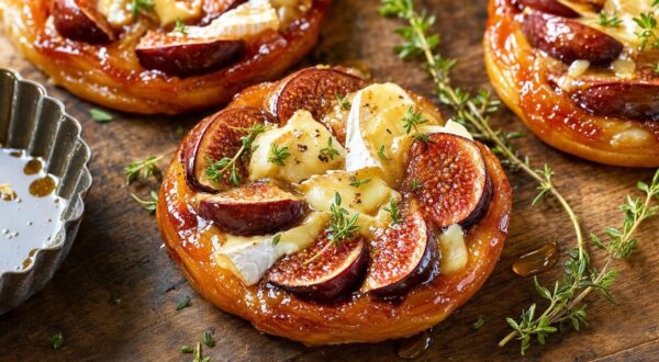 Voici la tatin sucrée-salée à ce fruit de saison dont le démoulage bluffe tous vos invités si vous évitez ce geste
