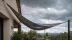Voile d’ombrage : ce simple pourcentage oublié avant l’orage d’août a failli ruiner mes fixations murales