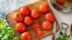 Vos tomates en bouillie : cette erreur quand vous retirez la peau, 5 méthodes l’évitent selon ce que vous avez