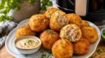 Apéro : ce reste de riz passé à l’airfryer en fait des boulettes façon arancini qui éclipsent vos feuilletés