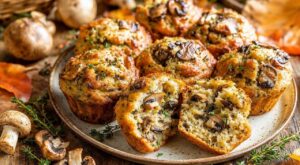 Après cette recette de muffins salés aux champignons, vous laisserez tomber les sucrés : le secret est surprenant