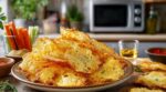 Avec 1 seul ingrédient, ce fromage du frigo devient des chips croustillantes qui bluffent tout l&rsquo;apéro