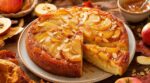 Ce gâteau aux pommes d’automne prêt en 10 minutes et son caramel croustillant ne laissent jamais une miette au goûter