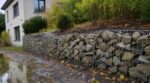 Ce muret en gabions monté en été pour le look semblait parfait : aux premières pluies, cette erreur a tout fait bouger