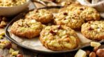 Ces cookies chocolat blanc-noisettes : ce geste interdit qui les rend secs au lieu ultra fondants au goûter