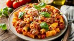 Ces pâtes à la tomate « mieux que la bolognaise » : le geste interdit que tout le monde fait encore