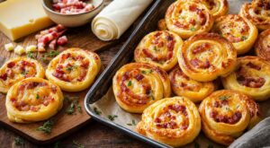 Cette recette de feuilletés lardons-fromage a vidé mon apéro en 10 minutes, mais un geste peut tout gâcher cet automne