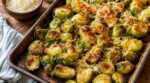 Choux de Bruxelles : ne les faites plus bouillir, cette cuisson secrète au parmesan fait vider le plat à chaque fois
