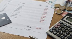Découvert autorisé : cette erreur dès le 1er euro dans le rouge qui fait exploser vos frais bancaires