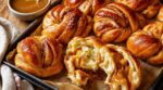 Fini les crêpes : ces mini brioches torsadées caramel beurre salé prêtes en 45 min cachent un ingrédient bluffant
