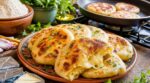Fini les gâteaux apéro : cette technique avec la Vache qui rit donne des mini naans dorés en 2 minutes