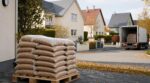 Granulés de bois : ce rituel discret avec vos voisins en septembre fait chuter le prix du sac tout l&rsquo;hiver