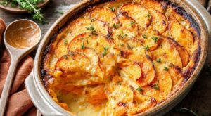Gratin de patates douces : ce geste avant d’enfourner le rend ultra fondant et vous évite un plat trop liquide