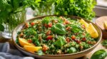 Herbes fraîches qui pourrissent en 2 jours : ces 5 gestes de chef les gardent tout l’été, mais personne ne les fait