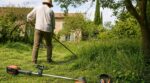 Herbes hautes : vous ressortez encore la débroussailleuse ? Ce vieil outil silencieux fait mieux, sans bruit ni batterie