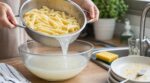 Ma voisine garde l’eau de cuisson de ses pâtes (et pas pour ses plantes) : ce qu’elle en fait peut vraiment vous servir