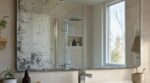 Miroir de salle de bain : cette erreur de pose que font des milliers de proprios provoque les points noirs cet hiver