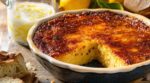 Ne jetez plus votre pain dur : ce lait que ma voisine corse verse dessus se transforme en dessert bluffant