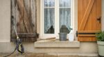 Nettoyeur haute pression : cette erreur avec vos volets en bois les ruine, ce voisin a une solution à 2 €