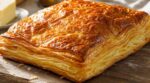 Oubliez la pâte feuilletée du rayon frais : cette erreur avec le beurre empêche toutes vos feuilles de lever au four