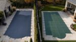 Piscine : des voisins posent la même bâche, ce détail ignoré vaut à l’un un courrier d’assurance et peut coûter 45 000 €
