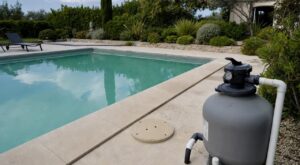 Piscine : si votre voisin coupe le traitement plusieurs jours avant de la vider, c’est pour éviter cette erreur risquée