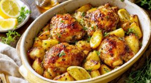 Poulet au four miel-citron : cette cuisson en 2 temps rend les pommes de terre irrésistibles (si vous évitez ce piège)
