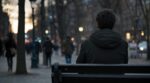Si vous vous sentez déjà vieux à 25 ans, ces 6 difficultés cachées reviennent presque toujours en silence