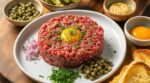 Tartare de bœuf maison : ces 3 secrets (et l’erreur à bannir) pour enfin le réussir comme au bistrot