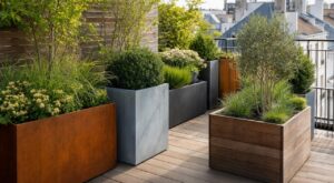 Terrasse : si vous avez encore des jardinières en plastique, les paysagistes misent sur cette solution plus durable