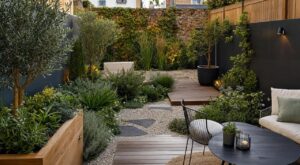 Votre jardin fait moins de 50 m² ? Voici pourquoi les paysagistes refusent le gazon et ce qu’ils posent à la place