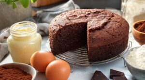 Vous mettez encore beurre et crème dans votre gâteau au chocolat ? Ce pot déjà ouvert au frigo le garde fondant 3 jours