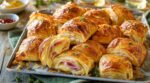 Apéro : ces feuilletés au jambon de dinde et gouda partent si vite, ne faites plus cette erreur avant de les enfourner