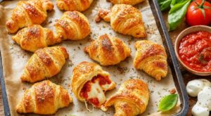 Apéro : cette bouchée feuilletée qui imite un croissant cache un cœur fondant et relègue vos autres recettes