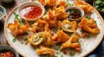 Apéro : ne servez plus de feuilletés mous, ces bouchées croustillantes au poulet font disparaître le plateau en 5 min