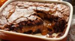 Ce brownie au chocolat sans farine et son cœur coulant à cette gourmandise du placard enterrent les versions classiques