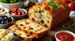 Ce cake salé ultra moelleux a remplacé toutes nos pizzas d'apéro le soir où on l'a servi à la place du livreur