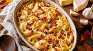 Ce gratin de pâtes façon tartiflette va réchauffer tout votre automne si vous évitez ce geste interdit