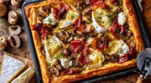 Cette tarte feuilletée aux champignons et camembert fait oublier la quiche : le secret croustillant bluffe tout le monde