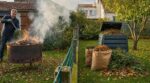 Deux voisins ont ramassé leurs feuilles mortes et tailles de haie ce samedi d'octobre : un seul risque jusqu'à 750 euros d'amende