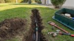 Il a enterré son tuyau d'arrosage à 30 cm un samedi d'octobre : au printemps, c'est le plombier qui a compris d'où venait la fuite