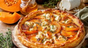 Je ne fais plus jamais de velouté de butternut : cette tarte chèvre-miel au geste clé a mis tout le monde d'accord