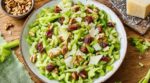 Ne servez plus de salade verte : cette entrée croquante au céleri sucré-salé est bien plus gourmande