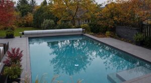 Piscine : ne la bâchez pas dès les premiers froids, c'est à cette température qu'il faut agir sous peine d'eau verte
