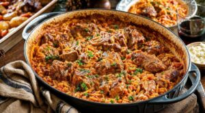 Remplacez votre bœuf bourguignon par ce plat grec d'agneau qui mijote tout seul et change vos dîners d'hiver