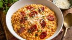 Risotto chorizo ultra crémeux au parmesan : ce geste interdit avec le riz ruine tout, la vraie technique est ailleurs