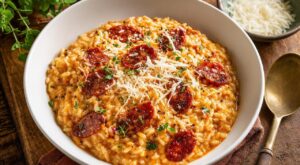 Risotto chorizo ultra crémeux au parmesan : ce geste interdit avec le riz ruine tout, la vraie technique est ailleurs