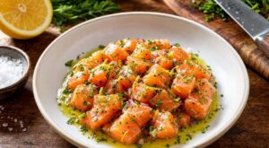 Tartare de saumon sans cuisson : ce geste interdit ruine l'effet restaurant et plombe votre recette